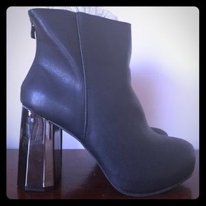Torrid Black Geometric Metal Heels